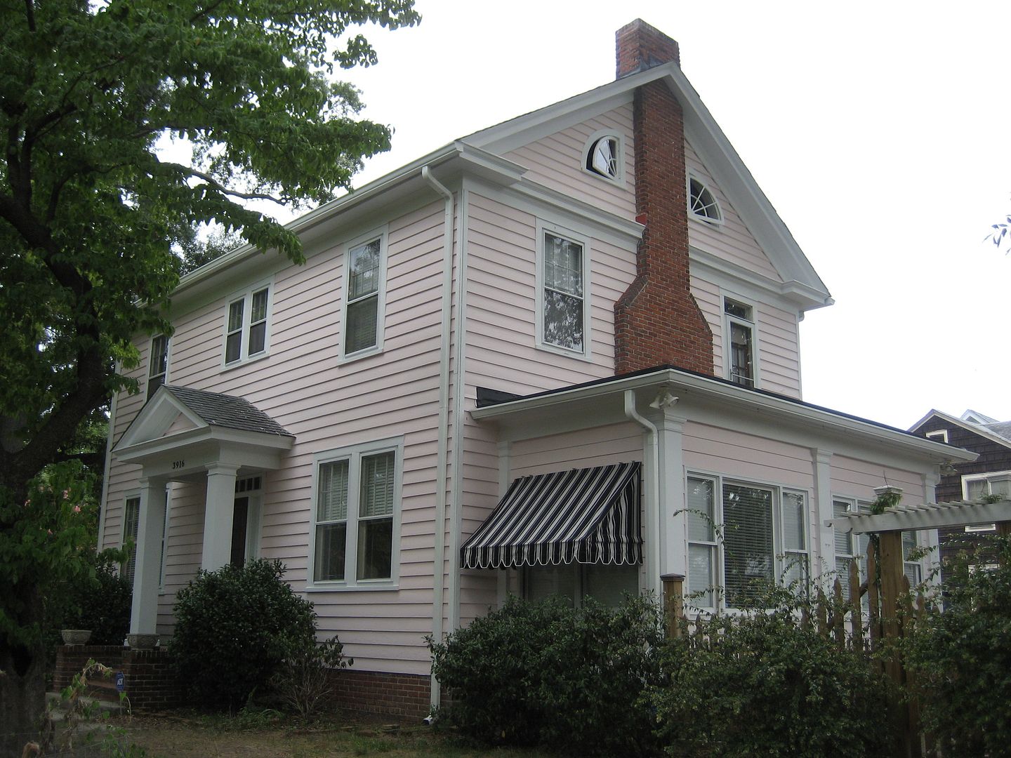 Pink Houses They’re Not Just For Sissies Anymore Sears Modern Homes